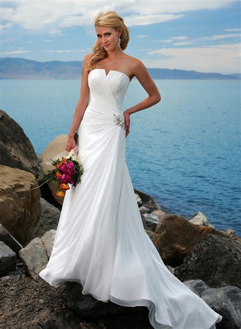 Embody the beachy bride you've been envisioning with a beach wedding dress that pairs with the beautiful coastline. WEDDING PLANNER 808 BLOG: Wedding Dress Styles for a ...