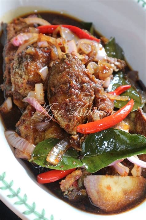 In this 'malaysia boleh masak' series, daging masak kicap is an all round favourite. Masak Kicap Pedas Ikan Tenggiri Mudah dan Sedap - Azie Kitchen