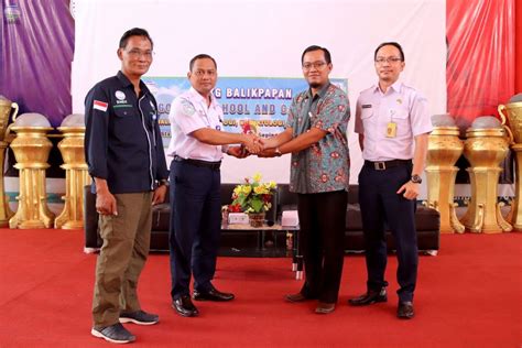 Baik badan meteorologi klimatologi dan geofisika (bmkg) maupun badan geologi kementerian energi dan sumber daya mineral (esdm) menyebutkan fenomena tsunami yang menghantam. BMKG Balikpapan Goes To Universitas Mulia | BMKG