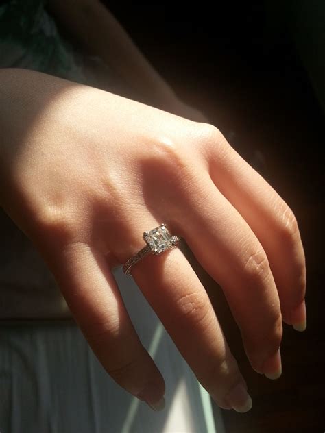 5 Real-Girl Engagement Rings That Are So Hot, Your Computer Might Start