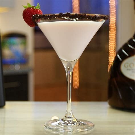 Add the half and half and tequila and stir to mix. Strawberry Kiss - Tipsy Bartender | Recipe | Chocolate ...