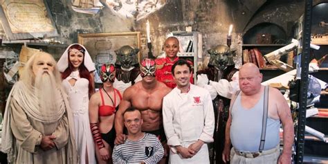 They normally have a time limit and whoever wins gets to go in the tigers cage to résoudre et ensuite s'emparer de pièces appelées boyard. Fort Boyard 90s French game show | Fort boyard, Cecile ...