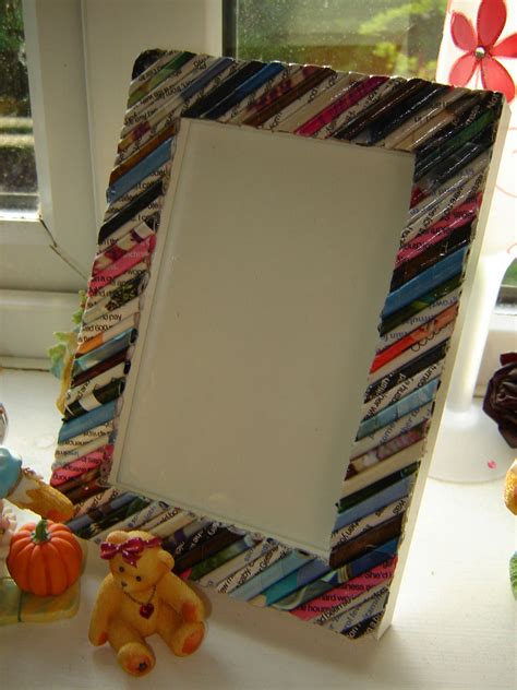 Rolled Up Magazine Photoframe · A Recycled Photo Frame · Papercraft On
