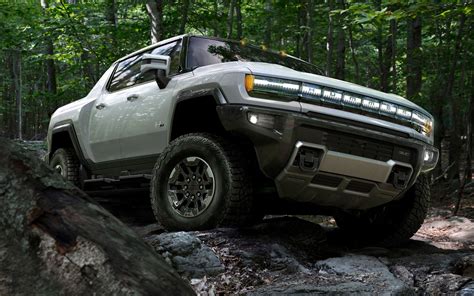 Here Is Why The Gmc Hummer Ev Is An Off Road Monster Autoevolution