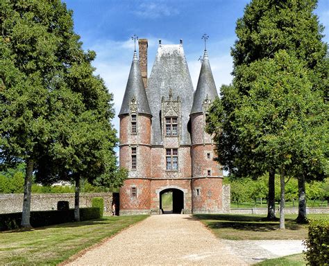 Chateau de Carrouges on Behance