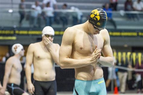 Iowa Swimming And Diving Hosts Wisconsin And Northwestern The Daily Iowan