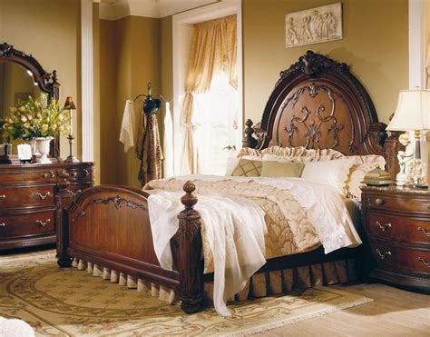 Victorian Style Mansion Bed In Olde World Finish W Carved Overlays