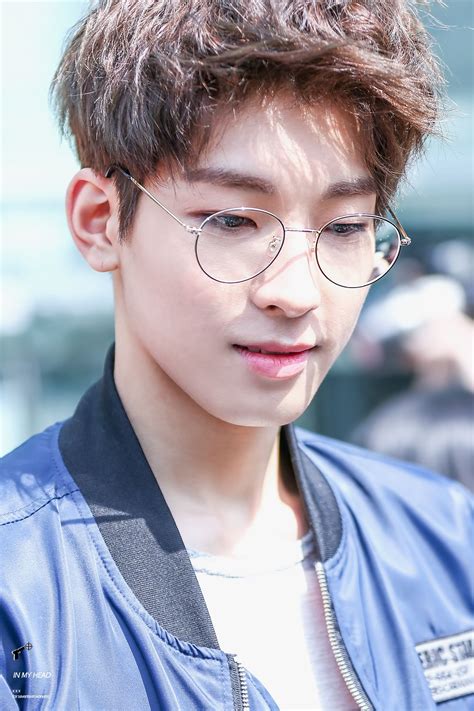 Mingyu and wonwoo at the seventeen show 3 via twitter. Resultado de imagen para wonwoo glasses | Seventeen ...