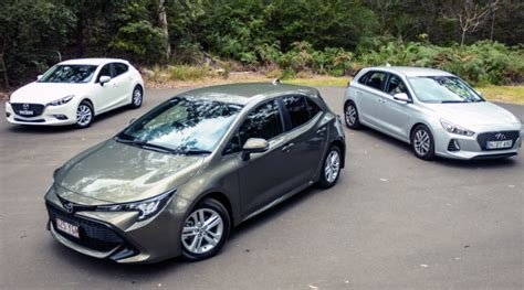 We compare the 2016 toyota corolla and the 2016 hyundai i30. 2018 Toyota Corolla v Hyundai i30 v Mazda 3 comparison - GearOpen.com