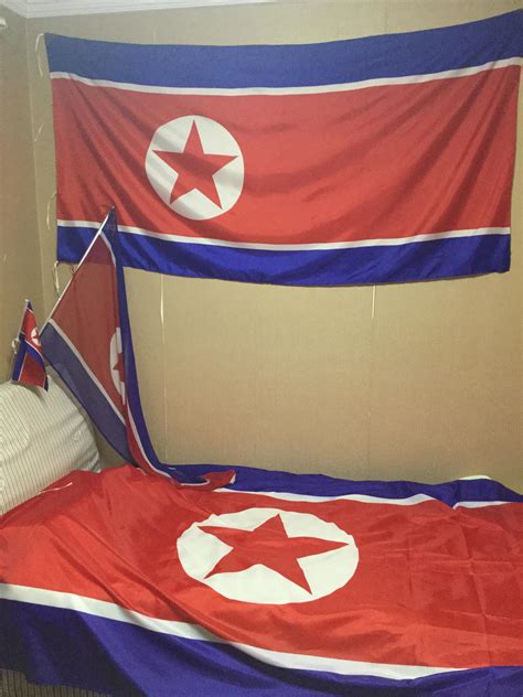 Check out pictures of the american flag in this collection. My North Korean flags : vexillology