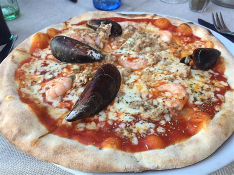 Seafood Pizza Recipe