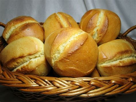 Check spelling or type a new query. Einfache Brötchen aus Dinkelmehl von ChPhTh | Chefkoch ...