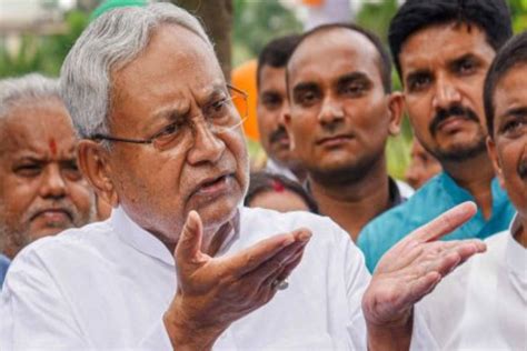 Nitish angered by English display board at school library - The Statesman
