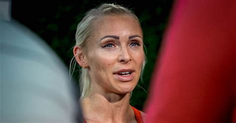 4,225 likes · 1,221 talking about this. Kirja: Lääkkeitä ja viiniä ottanut Annimari Korte hyppäsi ...