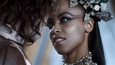 Aaliyah As Queen Akasha In Queen Of The Damned 2002 Queen Of The