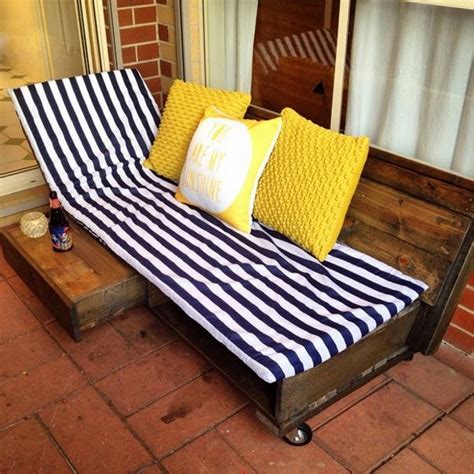 Daybed Made Out Of Wood Pallets Pallet Wood Projects
