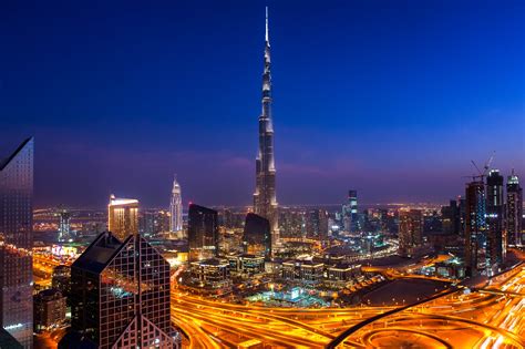 Formerly known as burj dubai or dubai tower, which was changed to burj khalifa when the tower in comparison with dubai marina which located right by the sea, burj khalifa is 2.1 miles away from the sea, so the natural view surrounding the. BILDER: Burj Khalifa - Dubai, VAE | Franks Travelbox