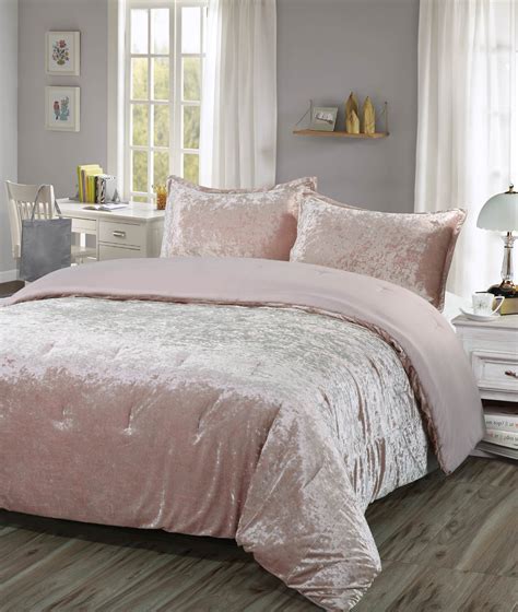 These velvet bedding sets are ideal interior decor items. Home in 2020 | Comforter sets, Bedding master bedroom ...