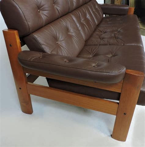 Danish design co, a singapore furniture hub, is well known for its timeless and exquisitely modern & luxurious scandinavian sofas. Mid-Century Danish Modern Ekornes Teak and Leather "Amigo ...