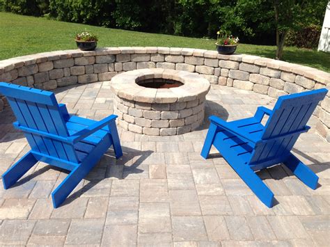 These cozy adirondack chairs from build something would look great on your porch or around a. Ana White | Modern Adirondack Chairs - DIY Projects