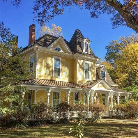What An Incredibly Beautiful Home Victorian Farmhouse Victorian