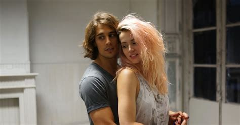 Elle nunca imaginó que el primer beso daría para tanto. Frases de la película Por un puñado de besos