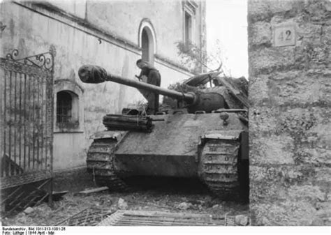 Ww2 Bw Photo German Tiger Tank In Action Early Wwii