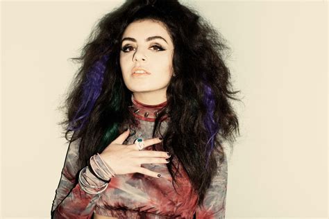 Your current browser isn't compatible with soundcloud. gla.MAR.ous » YouTube Thursday: Charli XCX - Boom Clap.