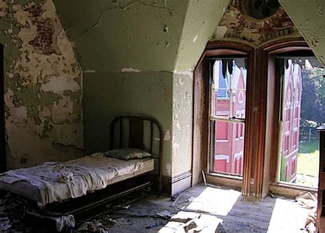 Inside Nine Horrifying Insane Asylums Of Centuries Past