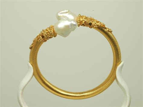 Maybe you would like to learn more about one of these? Women Gold Bracelets For 2011 - Ultimate Designs ...