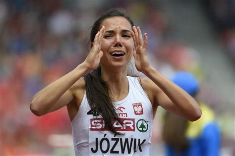 Pierwsze 100 metrów zawodnicy biegną po swoich torach, po czym mogą zbiec ku wewnętrznemu torowi. Pekin 2015. Joanna Jóźwik: Będę szczęśliwa jak wejdę do ...