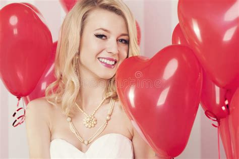 kobieta z balonami obraz stock obraz złożonej z outdoors 38453209