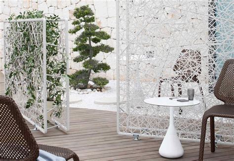 16 Incredible Patio Divider Walls For Your Home — Breakpr Serre