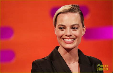 Margot Robbie Admits Shes A Massive Nerd For Harry Potter Photo