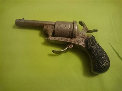 Identification Revolver Elg