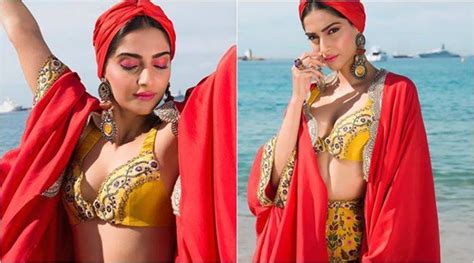 Sonam Kapoors Fans Shut Online Trolls Who Body Shamed Her For Bikini