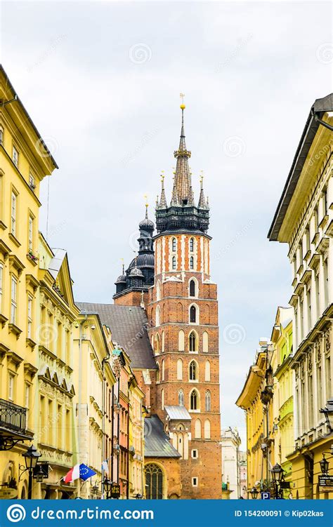 Top 10 most beautiful poland krakow hotels 2021. Krakow Polen - Maj 21, 2019: Krakow Sts Mary Kyrka Och ...