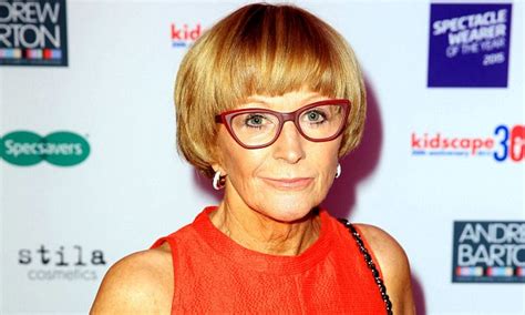 Anne Robinson Bemoans Modern Women For Being Too Fragile Daily Mail Online