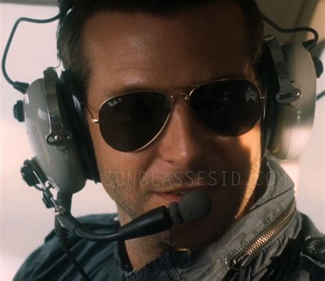ray ban 3025 large aviator bradley cooper aloha sunglasses id celebrity sunglasses