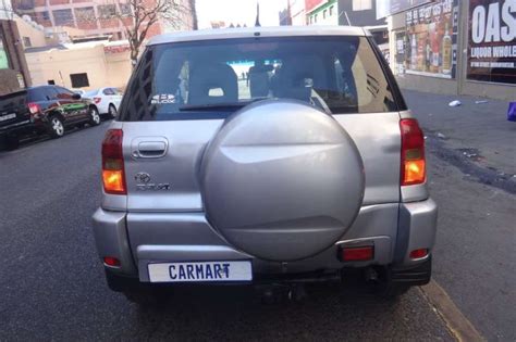 You can easily lift a child seat through the toyota rav4's wide rear door openings, but the isofix anchor points for securing it are hidden within. Toyota Rav4 RAV4 200 3 door 4x4 for sale in Gauteng | Auto ...