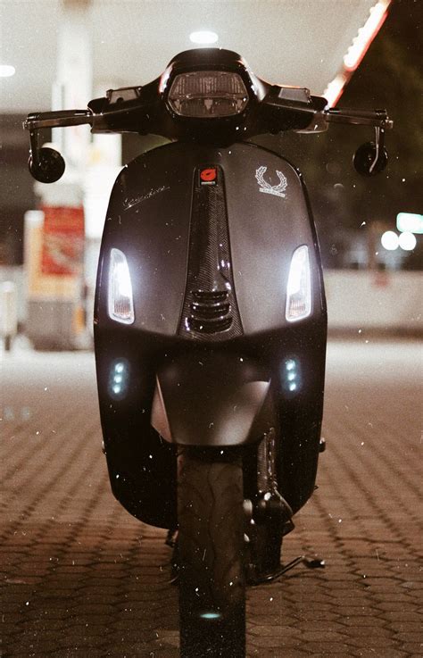 Pin oleh nesya di vespa | Mobil, Vespa, Fotografi