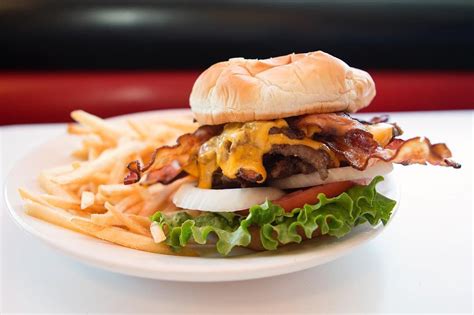 Nowadays, there are so many fast food chicken restaurants to choose from. Where to Get the Best Fast Food Burgers in America | Food ...
