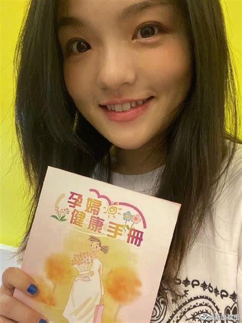 徐佳莹微博发文官宣产子 晒宝宝脚丫照报平安_手机新浪网