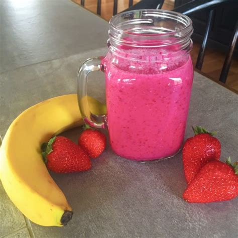 Strawberry Banana Smoothie Super Easy Les Pages Vertes