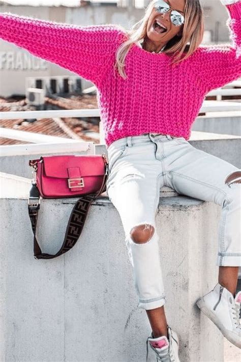 Outfits Con Sweater Fucsia Como Combinarlo Muy Trendy