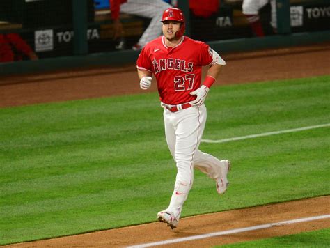 Los Angeles Angels Mike Trout Elbow Out Of Lineup Again