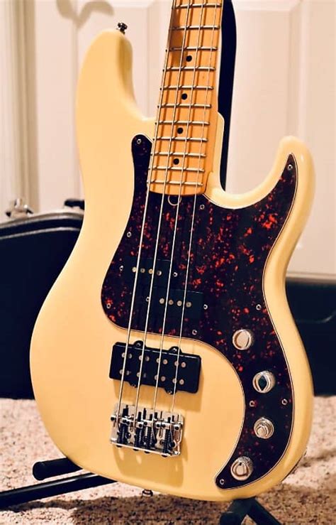 Fender Th Anniversary American Deluxe Precision Bass Reverb