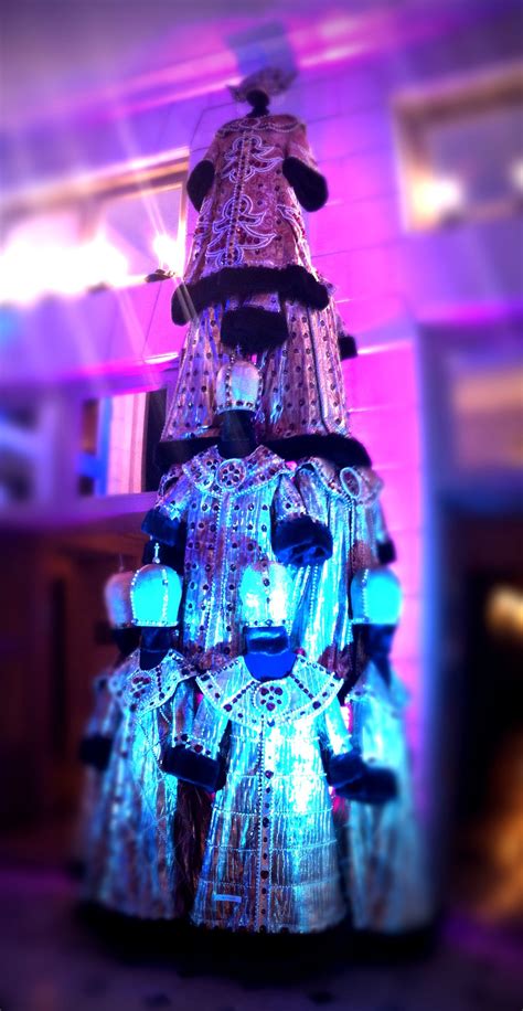 Sapin de costumes de l'Opéra de Bordeaux - Grand Hôtel ...