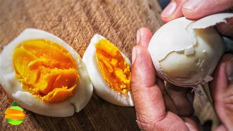 Cómo cocer huevos duros perfectos y que se puedan pelar fácilmente