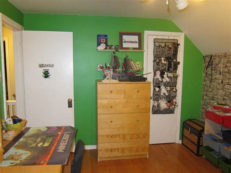 4.7 out of 5 stars. Goldilocks and the Four Bears: Brennan's Minecraft Bedroom